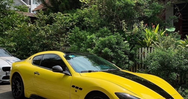 CEO sinh năm 1999 khoe sắm xế sang mới giá 15 tỷ đồng